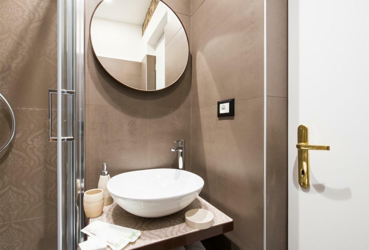 Domus De Fiori Apartment Rom